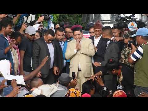 मिटरब्याज पीडितको माग सम्बोधन गर्न सडकमै पुगे गृहमन्त्री श्रेष्ठ (भिडियो स्टोरी)