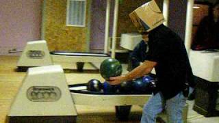 preview picture of video 'Sponge Box Bowling (Holly Lanes)'