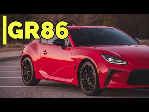 Toyota GR86 on the Tail of the Dragon (in the wet)