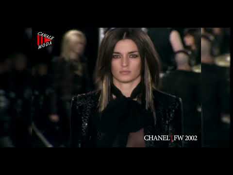 CHANEL Fall Winter 2002 Milan 4K - Canale Moda