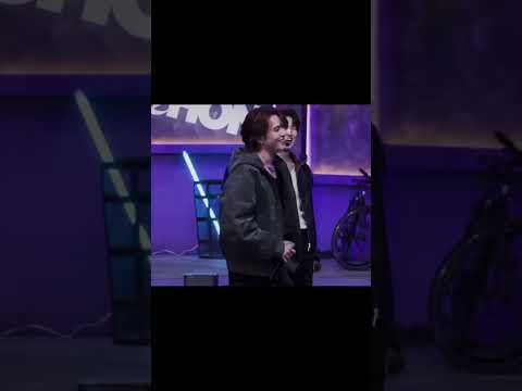 Leader loves jinyoung so much #got7 #jayb #jinyoung #marktuan #bambam #yugyeom #youngjae #jackson