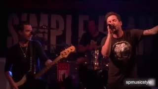 Simple Plan Singing In the Rain Live at Irving Pla...