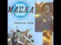 Macka b Pinocchio