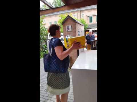 State attenti ai albanesi sono dei ladri dei puzzolenti e furbi vengono in Italia a rubare gli alban