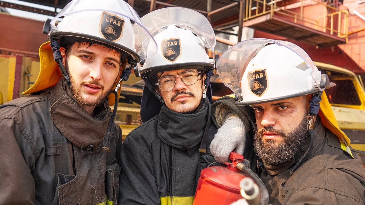 FIZEMOS UMA AULA DE BOMBEIRO