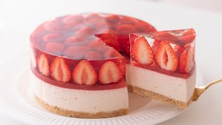 Strawberry jelly（00:07:18 - 00:08:20） - いちごのレアチーズケーキの作り方 No-Bake Strawberry Cheesecake＊Eggless & Without oven｜HidaMari Cooking