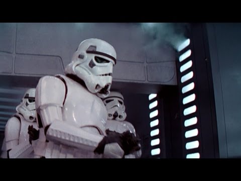 Top 5 Extras Who Completely Failed Their Scenes