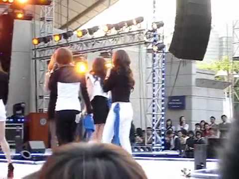 [FANCAM] 100513 4minute - For Muzik + Muzik + Hot Issue @ Yonsei Festival Akaraka