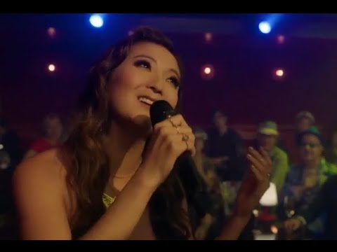 Mindy canta - Chandelier - Emily In Paris