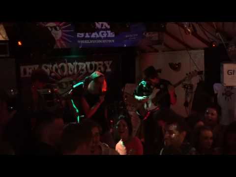 Flora Day - Half Kut (Helstonbury 2017)