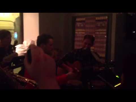 joakim gissberg 26/12-11 vår betong/stationen.