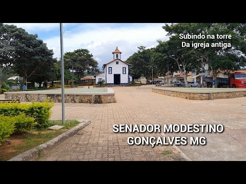 SENADOR MODESTINO GONÇALVES MG, SUBINDO NA TORRE DA IGREJA , PRAÇA CAVALHADA (MINAS GERAIS)