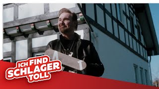 Wer teilt die Farben aus Music Video