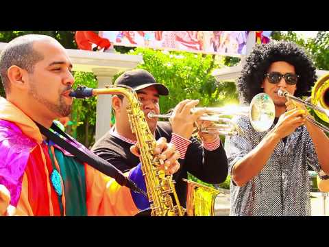 mosaico loco-Genaro Carranza & Santa Barbara Orquesta  (video oficial).