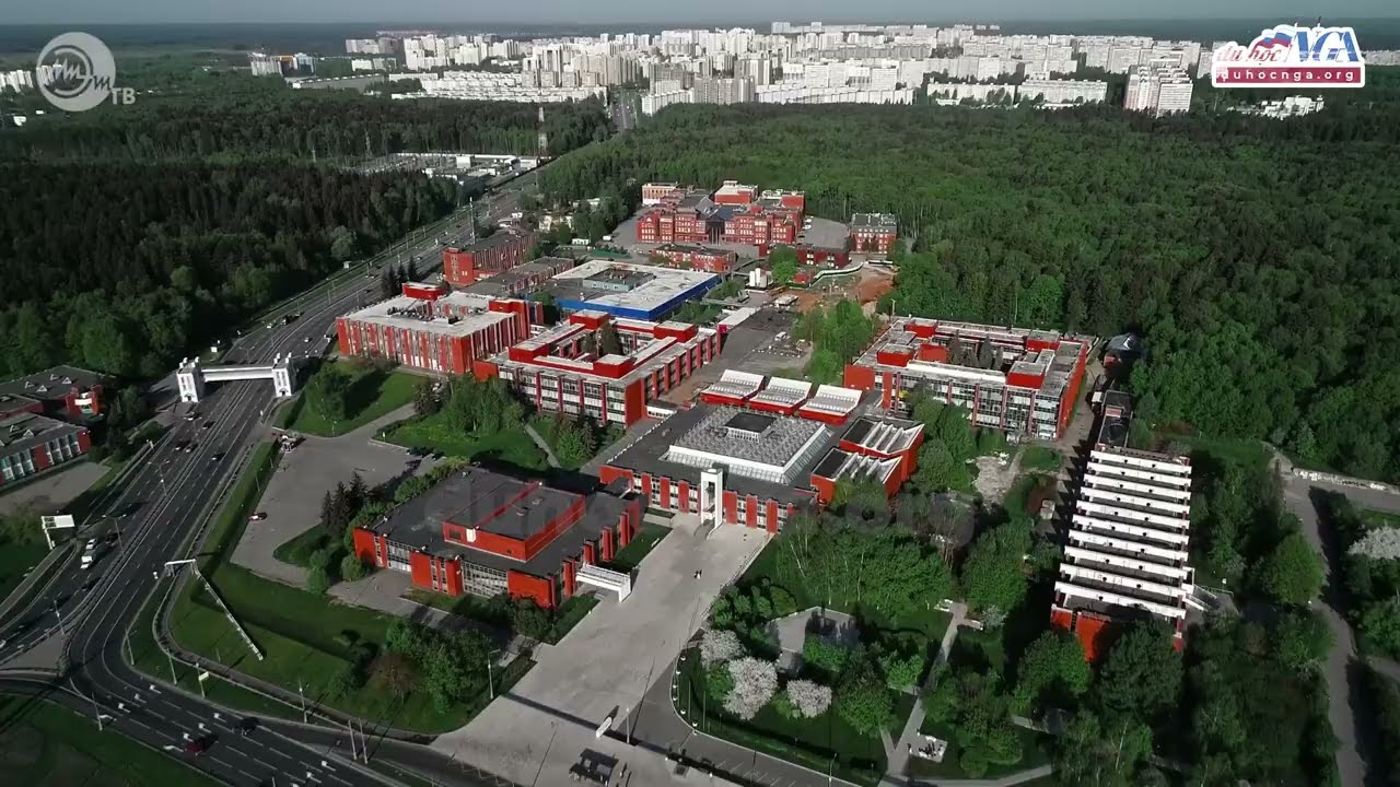 Xuân về trong khuôn viên Đại học MIET, Liên bang Nga
