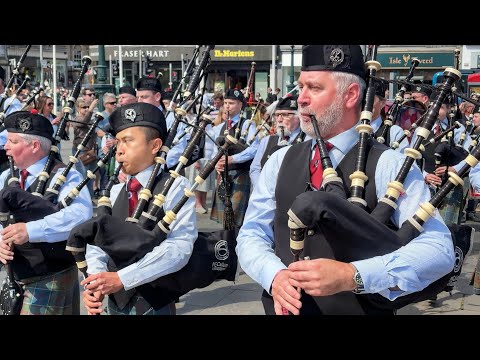 Stockbridge Pipe Band Marches Down Princes St Gardens, Edinburgh 