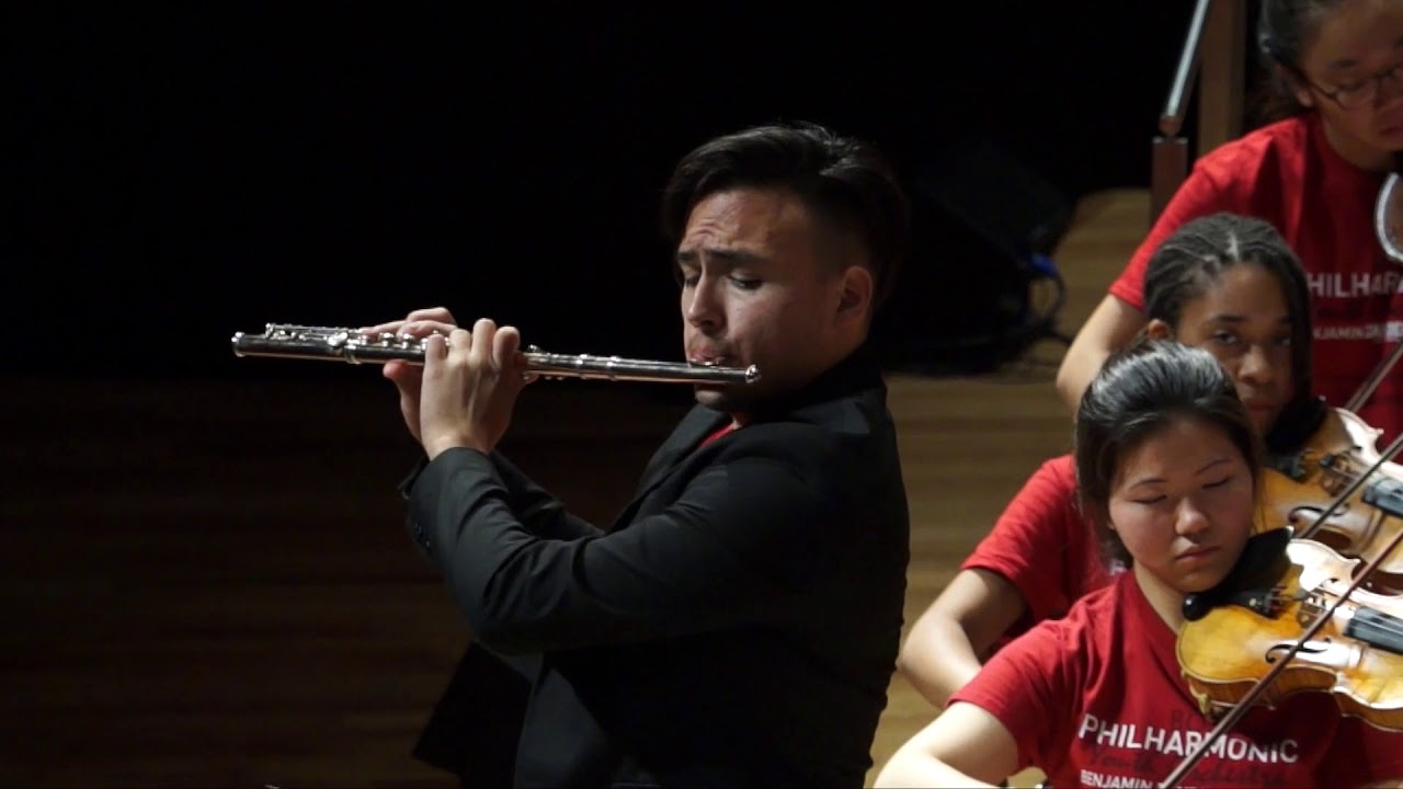 Hire Carlos Aguilar, flutist Flute Player in New York City, New York