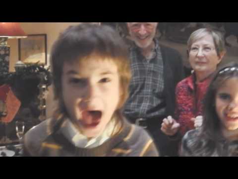 Media Markt "Weihnachten wird unterm Baum entschieden: Smartphone“ – Spot, 2011, Ogilvy Frankfurt