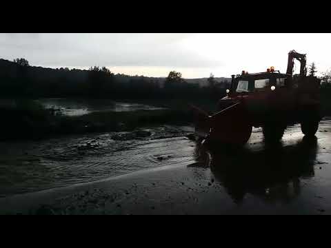 Drumul Bacău – Moinești, blocat de aluviuni 2