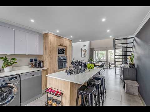 Luxury Apartment for sale in Lonehill