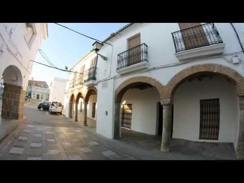 Plaza y ayuntamiento de Segura de León