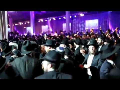 Dancing at the Kinus Hashluchim Gala Banquet in New York