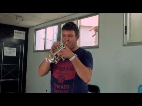 Luis Gonzalez plays his Stomvi Titan Piccolo Trumpet