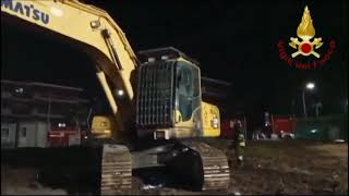 incendio-di-un-escavatore-in-via-pontieri-l-intervento-dei-vigili-del-fuoco