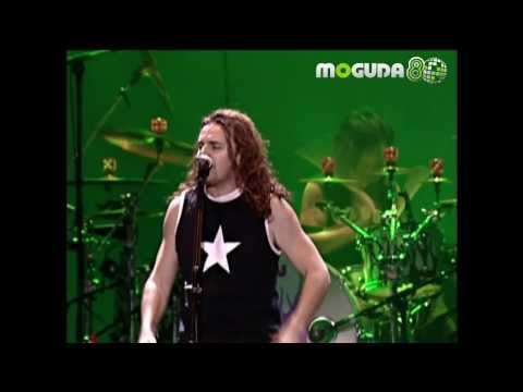 Mana en Vivo - Clavado en un Bar