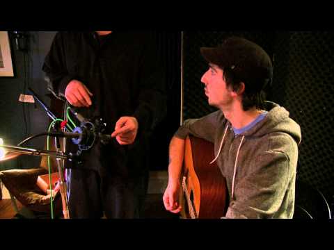 DIY Recording Tips: 9. Acoustic Guitar - 3 Mic Set-ups for Stereo Positioning