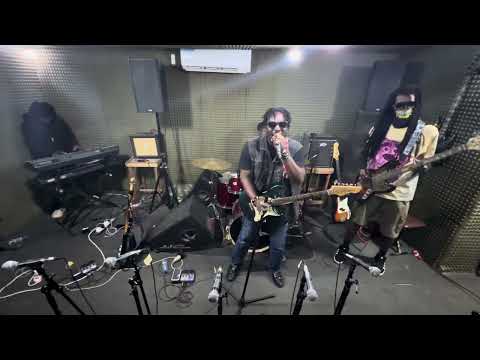 Chips Monkeyz (Full Live Performance) – Monarchie Sauvage, Il pleut, Baba Yaki