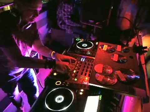 Radio4by4 - StoneBridge live from CLEVEL Rooftop - WMC 2011