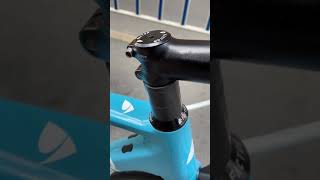 Download the video "Factor o2 ag2r bike"