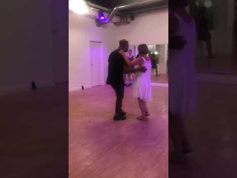 Salsa Figuren Emanuel Austin