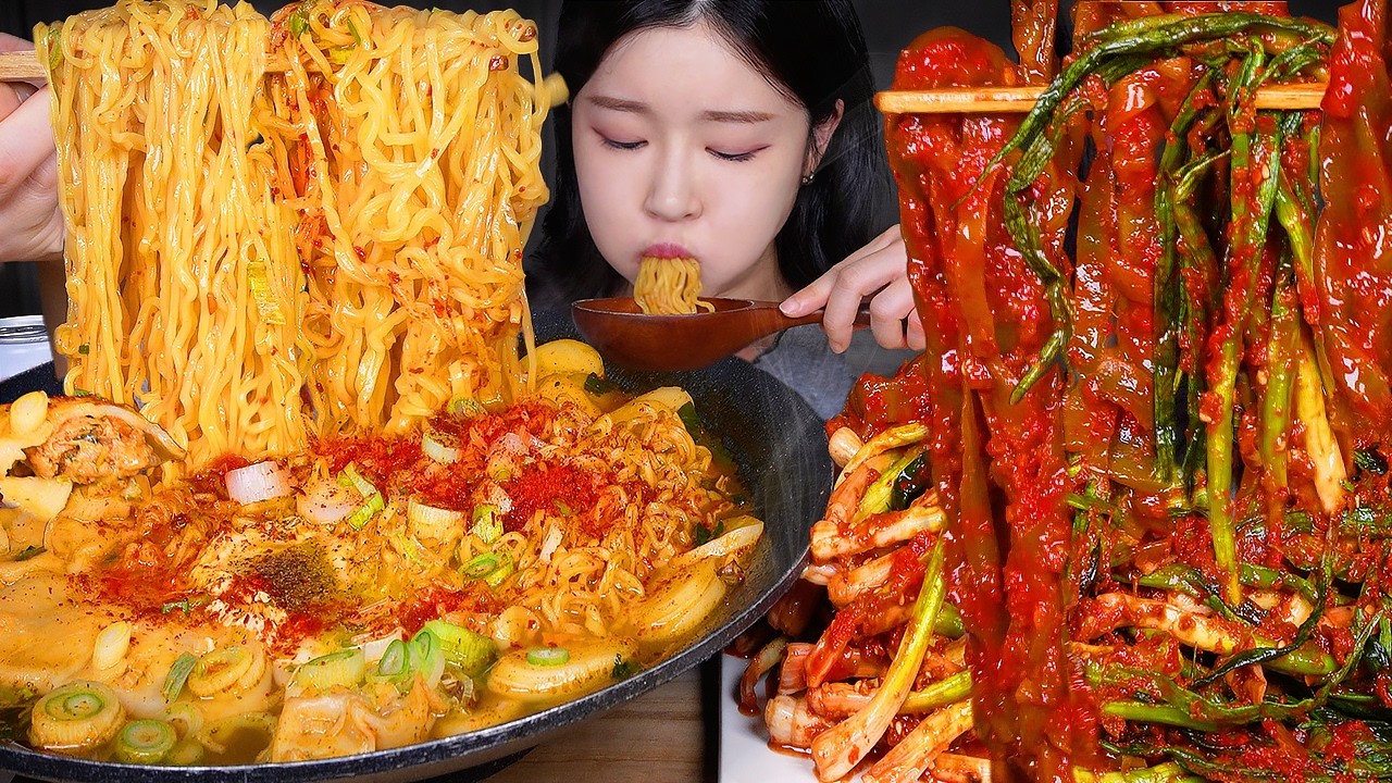 ASMR MUKBANG | 얼큰한 떡만두라면에 식감천재 궁채김치 & 매운 파김치 먹방! Spicy Ramyun & Stem Lettuce & Green Onion K