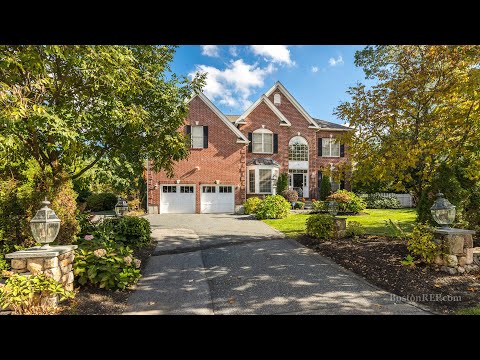 10 Hunnewell St, Wellesley MA - for sale by Myra George - Tel 978-660-4067