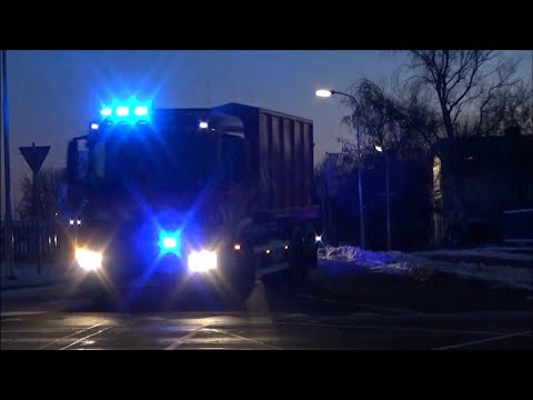 Opkomst en Uitruk brandweer Wormerveer met spoed naar een Zeer Grote Brand in Oostzaan!