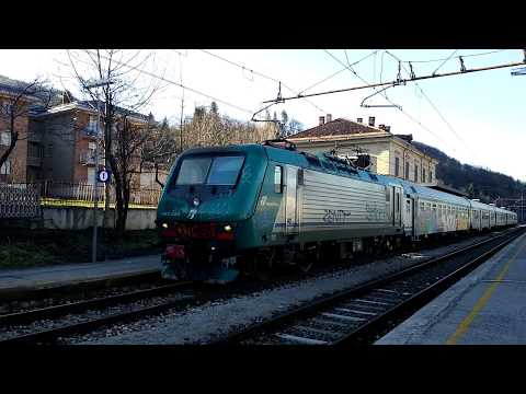 E.464.528 TRENO REGIONALE ARRIVO E PARTENZA DA ROBILANTE (CN) 26 - 12 - 2014.