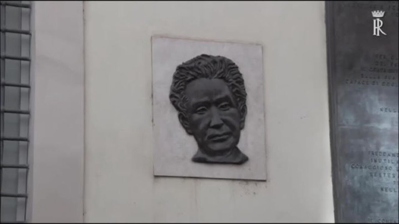 Mattarella depone una corona alla lapide di Aldo Moro in via Caetani per 40 anni dall'uccisione