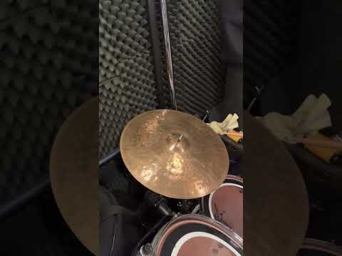 Paiste 18" Signature Traditional Thin Crash Cymbal Traditional image 7