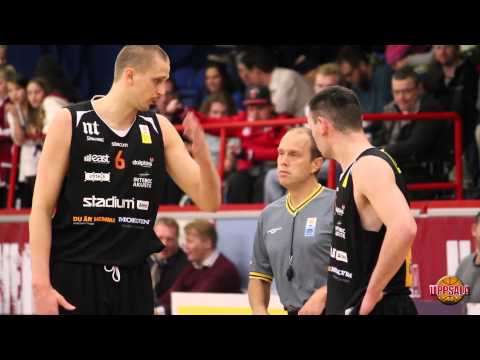 Kjellbom lämnar Fyrishov efter två osportliga fouls (29/11) (HD)