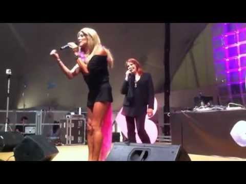 Bologna pride 2012   Eleonora Magnifico e Viola Valentino   La musica non c'è