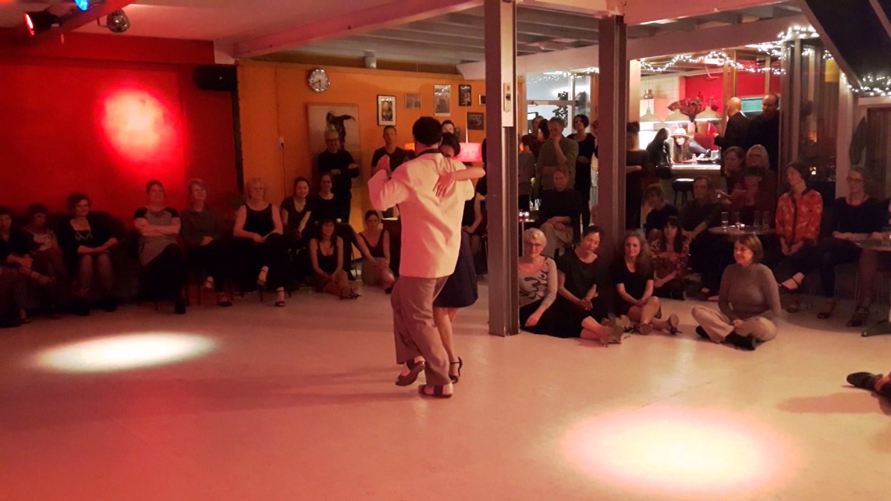 Natalia y Agustín - Cuartito Azul - Netherlands - 3/4