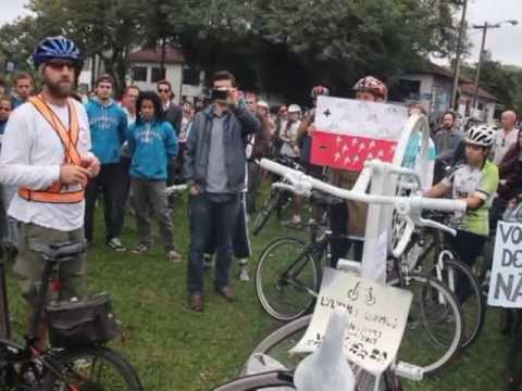 TJ UFSC - Ciclistas protestam na rótula da Trindade
