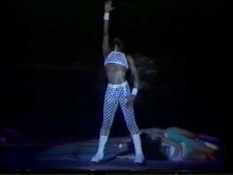 Holiday on Ice 1975 - velvet rock 2/2