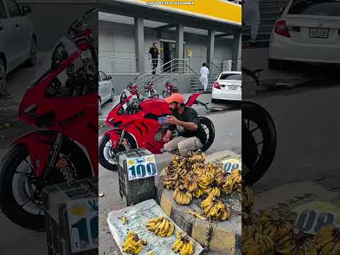 🏍️😂 Он приехал за бананами на супербайке, но продавца ждал неожиданный сюрприз! 🍌😱