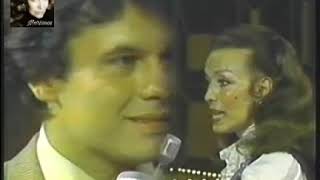 Juan Gabriel cantándole a La Doña &quot;María de todas las Marias&quot; en el programa Siempre en Domingo 1979