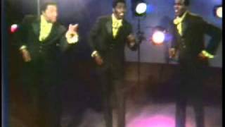 The Temptations - I Can&#39;t Get Next To You