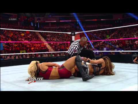 Eve vs. Kaitlyn - WWE Divas Championship Match: Raw, Oct. 8, 2012