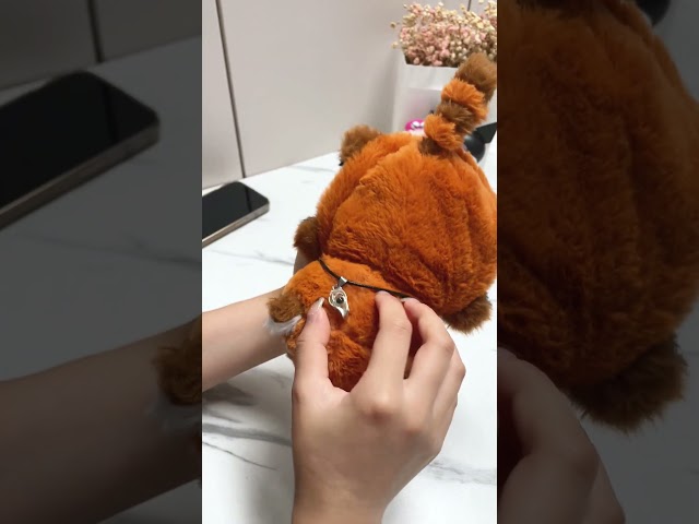 Vídeo relacionado con Wild Republic Cuddlekins Mini Panda Rojo, Animales de Peluche, 20 cm, Regalo Recién Nacido, Peluches para Niños, Juguete de Peluche, Peluches para Niñas, Elaborado con Botellas Recicladas